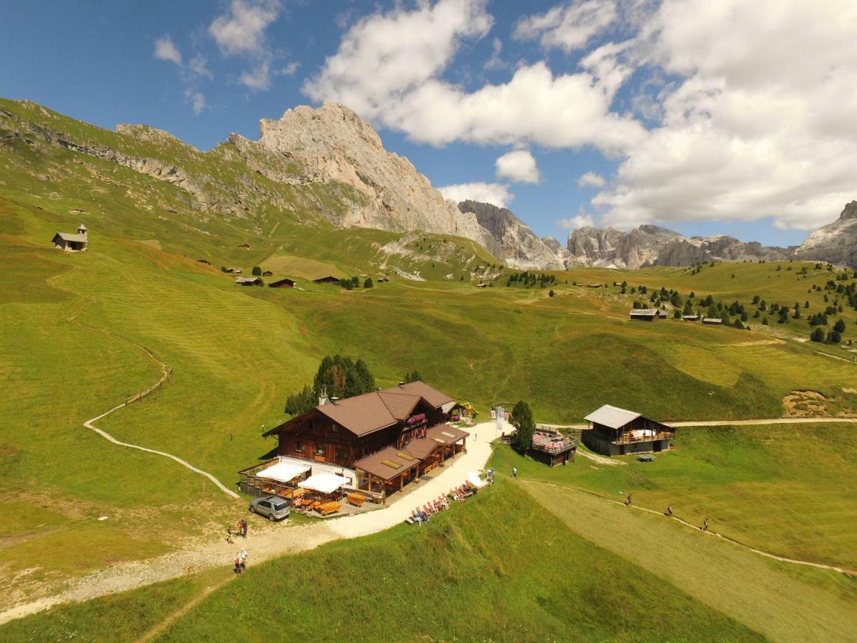 Rifugio Fermeda Hutte Guest House Santa Cristina Val Gardena Luaran gambar